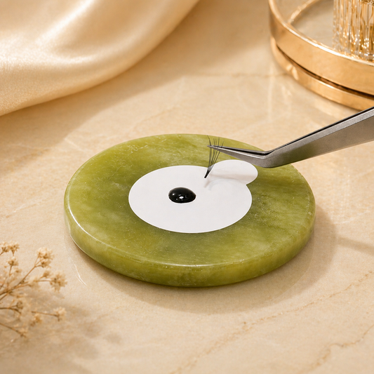 Jadestein für Wimpernkleber + Klebeplättchen (10 / 50 Stück) – Profi Lash Zubehör